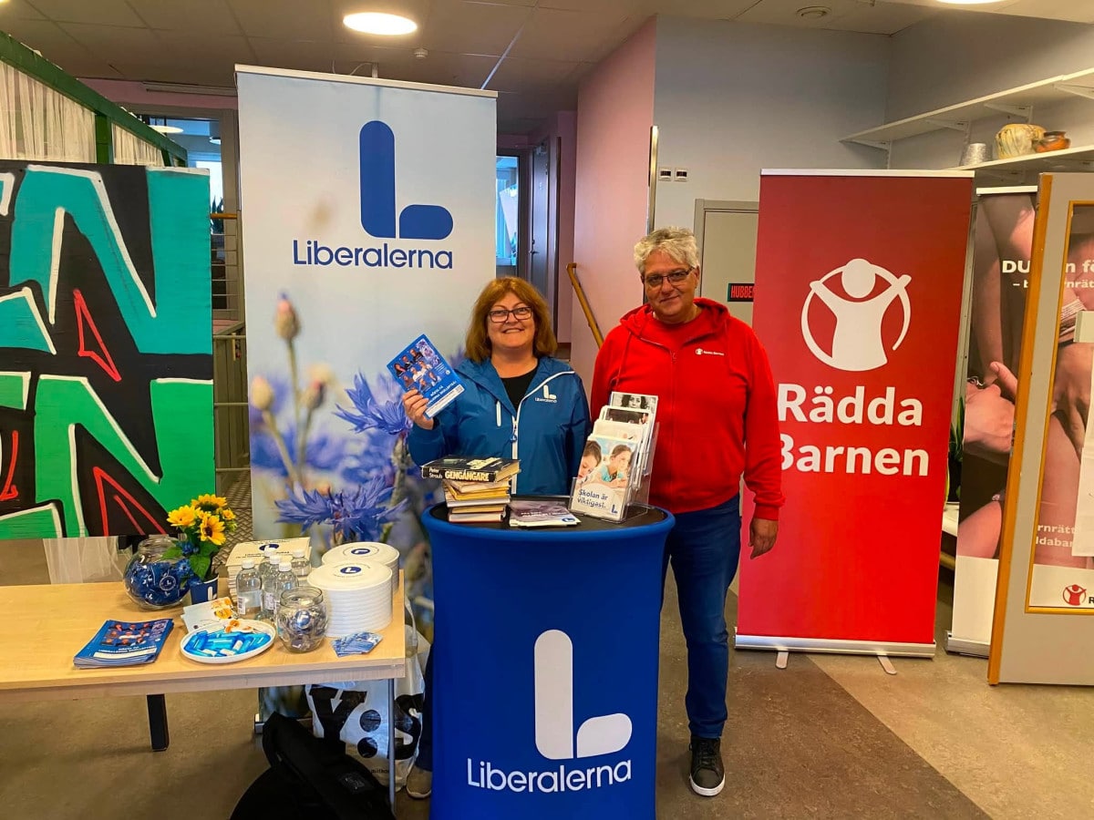 Christina Soldan (L) och Rädda barnen